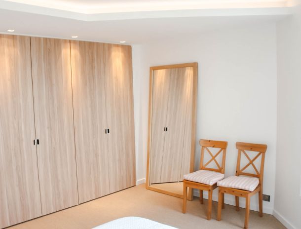 chambre avec rangement placards portes albed