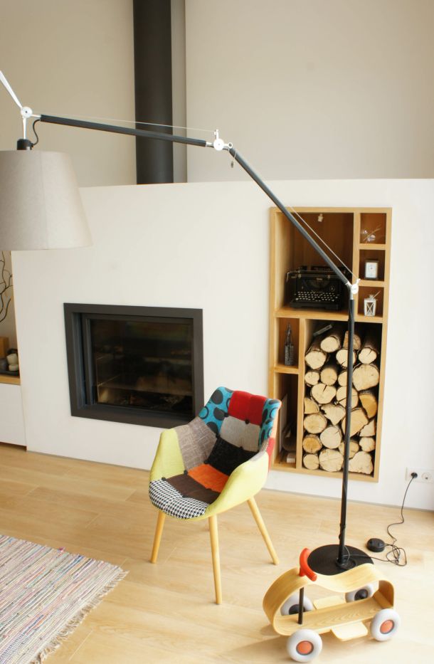 salon avec cheminée moderne